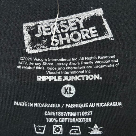 Jersey Shore “GTL Gym Tan Laundry” Graphic T-Shirt Size Extra Large - Picture 4 of 4